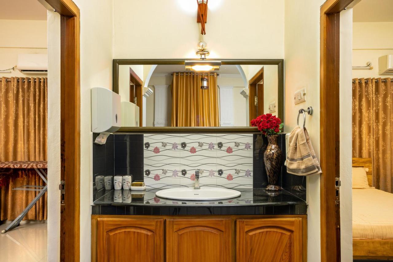 Paradise Inn Kochi Екстер'єр фото